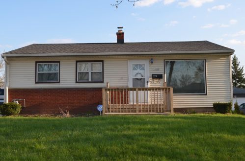 10929 Jeffrey Ln, Milwaukee, WI 53225-3828