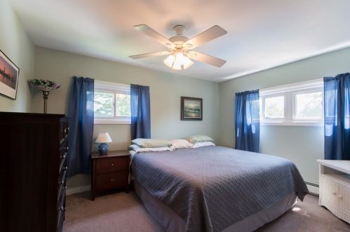 19 Casey Dr, Middletown RI  02842-6224 exterior