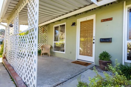26707 Oak Crossing Rd, Santa Clarita, CA 91321-4947