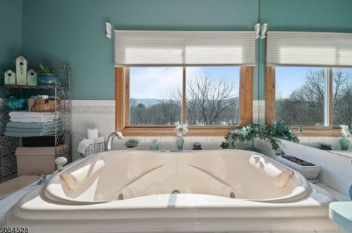 1 Mohawk Xing, Wantage NJ  07461-4539 exterior