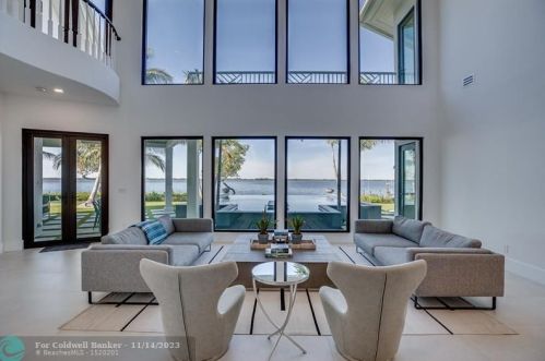 225 Osprey Ct, Vero Beach FL 32963-2652 exterior