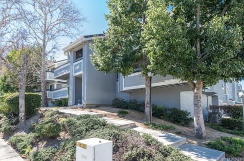 26951 Rainbow Glen Dr, Santa Clarita, CA 91351-5525