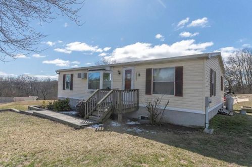 4797 Cypress Dr, Walnutport, PA 18088-9459