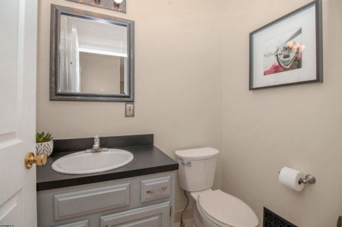 32 Portland Ave, Fanwood NJ  07023-1144 exterior