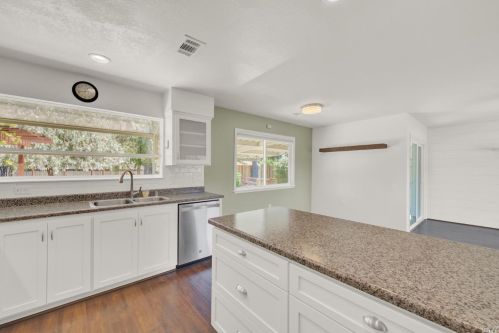 129 Rainier Cir, Vacaville CA  95687-3309 exterior