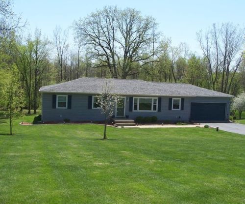 960 Sellers Rd, Upland, IN 46989-9732