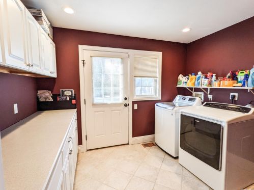 16 Lodge Ln, Miller Place NY  11764-1912 exterior