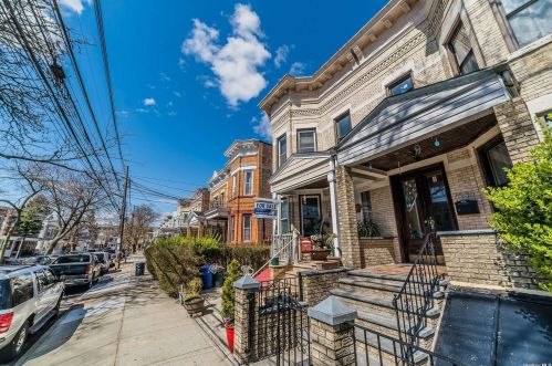 76-33 85th Dr, Jamaica, NY 11421-1008