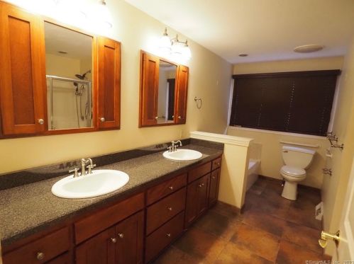 96 Strawberry Ln, Manchester CT  06040-6932 exterior