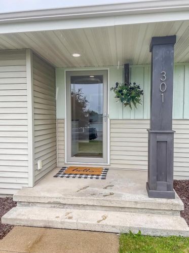 301 Farwell Rd, Beaver Dam, WI 53916-1989