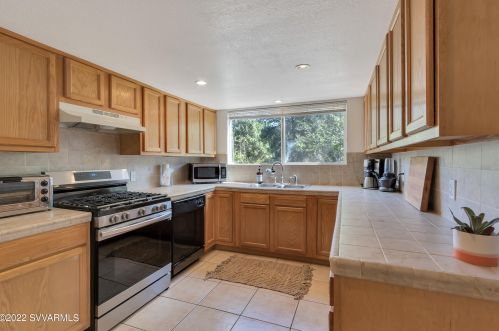 2060 Grasshopper Ln, Sedona AZ 86336-4556 exterior