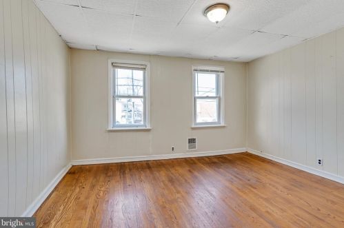 212 Broadway, Gloucester NJ  08030-1103 exterior