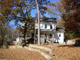 703 Horn St, Hardy, AR 72542-9253