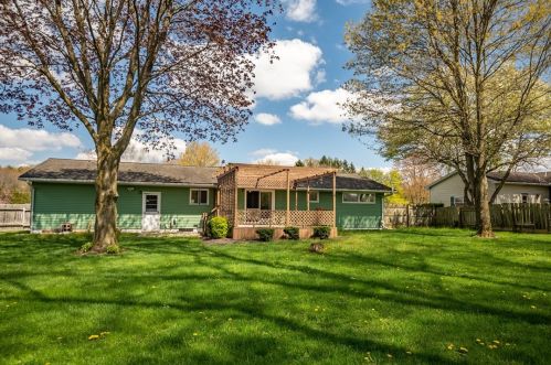 12 Redwood Dr, Greenville PA  16125-1130 exterior