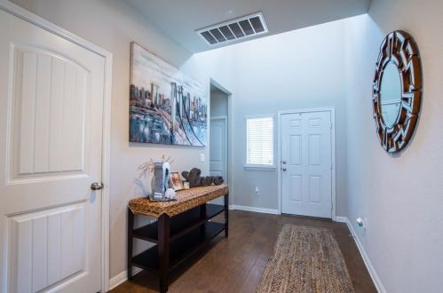 252 Santa Maria St, Georgetown TX  78628-7082 exterior
