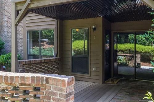 1 Ravencroft Ln, Asheville, NC 28803-2131