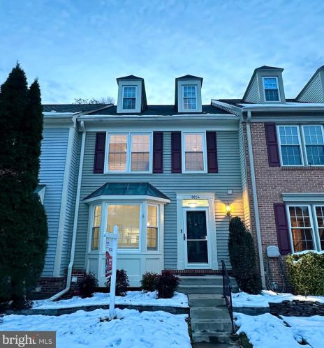 8854 Eagle Rock Ln, Springfield VA  22153-1727 exterior