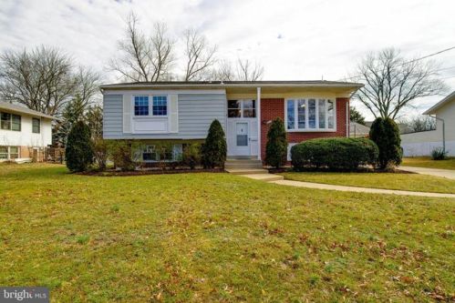 6317 Thomas Dr, Springfield VA  22150-1223 exterior