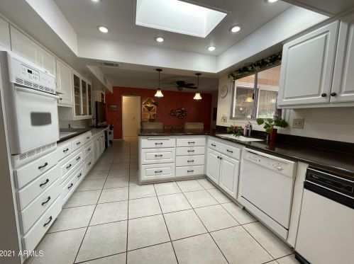 18003 132nd Ave, Sun City, AZ 85375-4915