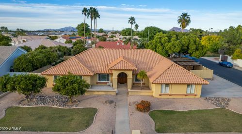 4562 Elmwood St, Mesa, AZ 85205-5211