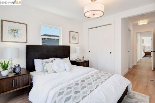 5018 Congress Ave, Oakland CA 94601-5405 exterior