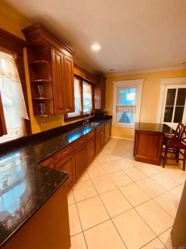 30 Blackman Pl, Bridgeport CT 06604-2424 exterior