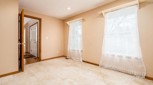 550 Spring Valley Dr, Zanesville OH  43701-0805 exterior