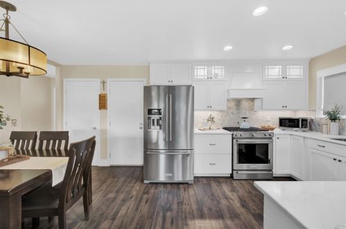 1000 Woodridge Dr, Vacaville CA  95687-6440 exterior