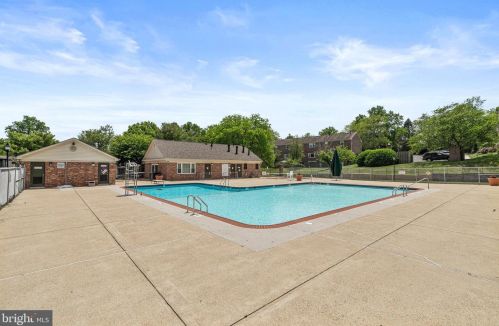 5902 Surrey Hill Pl, Springfield VA  22152-1145 exterior