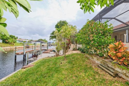 1429 23rd Ter, Cape Coral FL  33909-4402 exterior