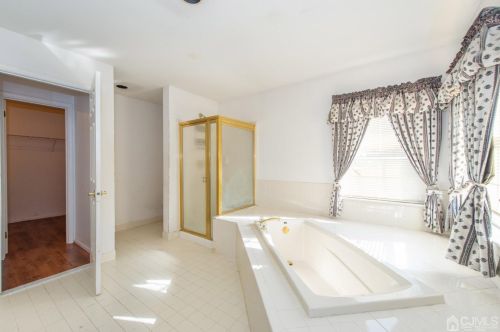 27 Nathan Dr, Old Bridge NJ  08857-2789 exterior