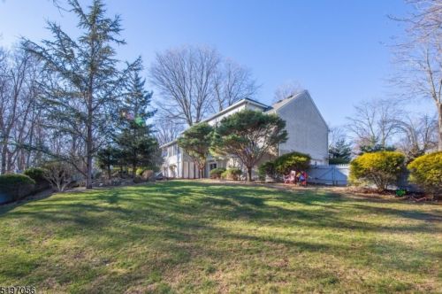 9 Memory Ln, Dover NJ  07869-4205 exterior