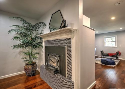 53 Fairfield St, Milford CT  06460-5149 exterior