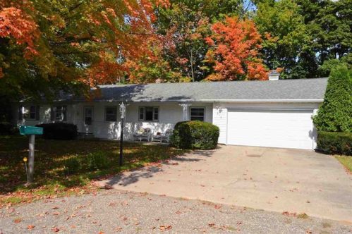 210 Birdsall St, Weyauwega, WI 54983-9342