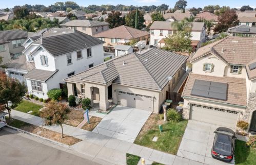 17769 Golden Spike Trl, Lathrop CA  95330-9373 exterior