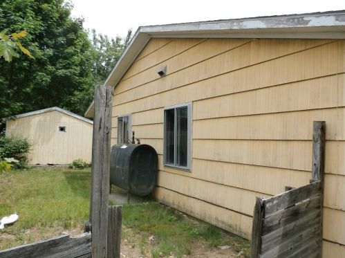 30 Paige Dr, Coventry RI 02816-8931 exterior