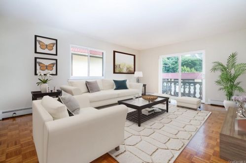 15 Granada Cres, White Plains, NY 10603-1229