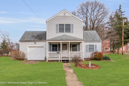 717 Holmdel Rd, Holmdel Village, NJ 07733-1509