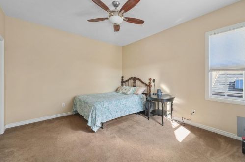 1050 Straightaway Ct, Oceanside CA  92057-1949 exterior