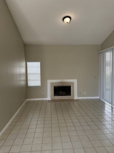 25 Blenheim Ct, West Palm Beach, FL 33418-7151