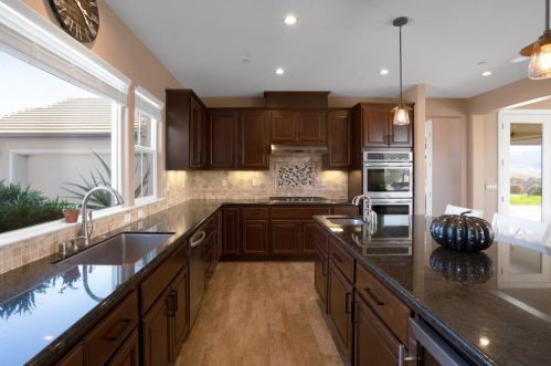 4025 Ashford Cir, Hollister CA  95023-8966 exterior