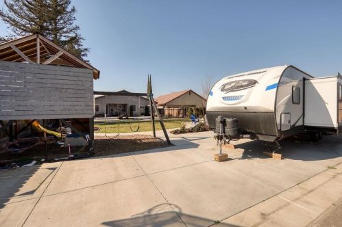 2440 Greenboro St, Turlock CA  95382-1433 exterior