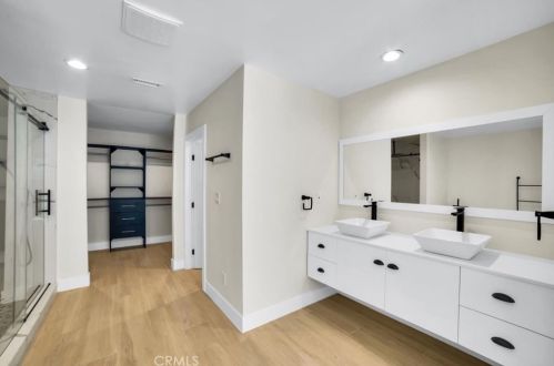 11512 La Maida St, North Hollywood CA  91601-4323 exterior