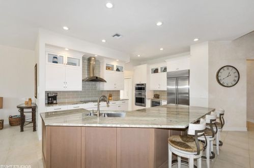 446 Bayside Ave, Naples FL 34108-2314 exterior