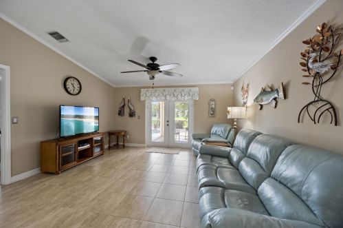1390 9 Pl, Vero Beach FL 32960-2122 exterior