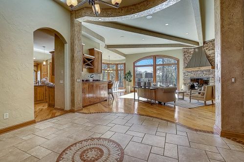11390 Creekside Ct, Thiensville, WI 53092-4378