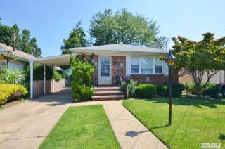 22 Church St, Hempstead, NY 11550-7102