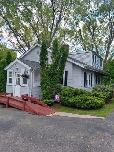 15 Coventry Rd, Dedham, MA 02026-3903