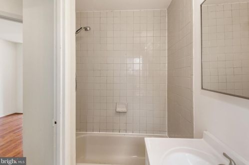 2296 Champlain St, Washington DC 20009 exterior