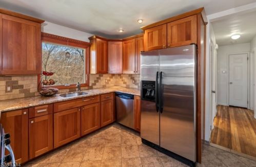 52 Parkway, West Paterson NJ  07424-1228 exterior